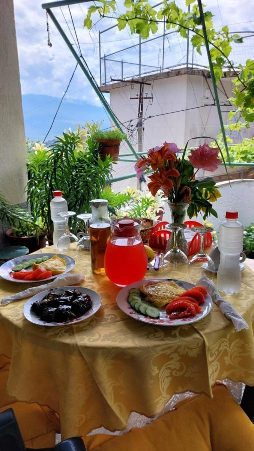 Relax Guesthouse Gjirokastër Dış mekan fotoğraf