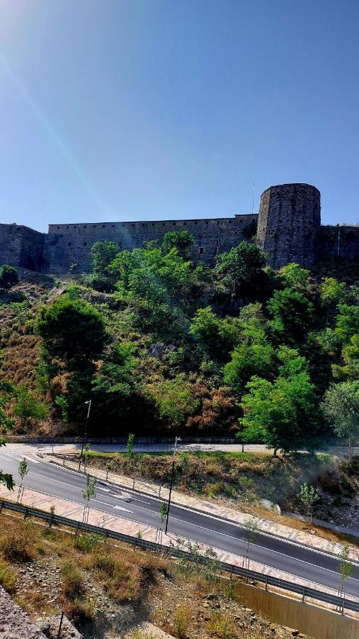 Relax Guesthouse Gjirokastër Dış mekan fotoğraf